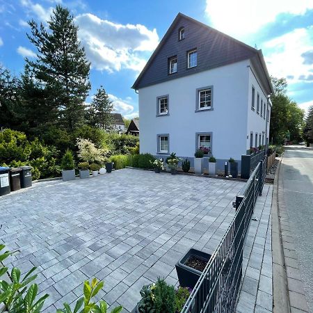 Ferienhaus Villa Adelsberg Mit Dachterrasse In Zentraler Lage Fuer Bis Zu 10 Personen Chemnitz Exterior foto