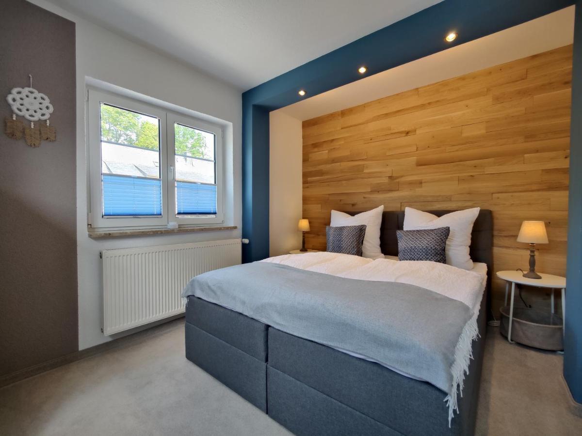 Ferienhaus Villa Adelsberg Mit Dachterrasse In Zentraler Lage Fuer Bis Zu 10 Personen Chemnitz Exterior foto